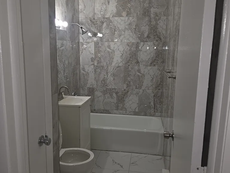 6623 Oak Forest Ave #3 — Photo 3