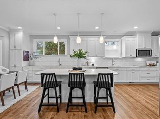 6813 Granada Rd, Prairie Village, KS 66208