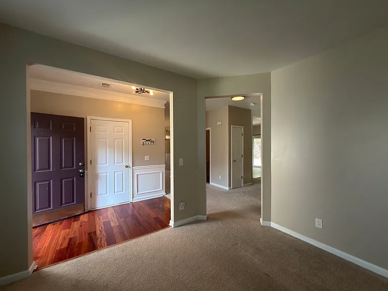 1570 Valley Club Dr — Photo 2