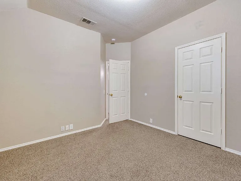 5909 Berkshire Rd — Photo 49