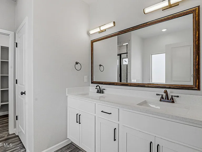 6070 Zinc Hill St — Photo 27