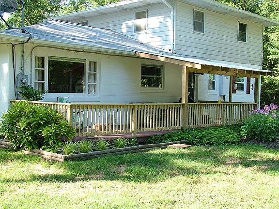 Rear Deck with Railing