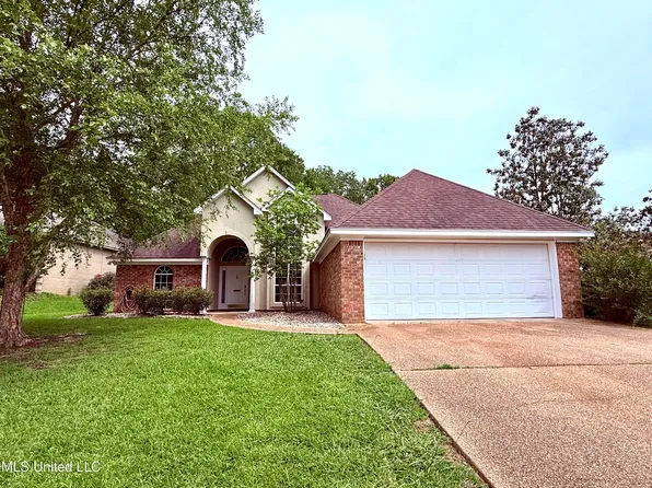 265 Greensview Dr, Brandon, MS 39047