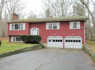 7 Dean Rd, East Lyme, CT 06333
