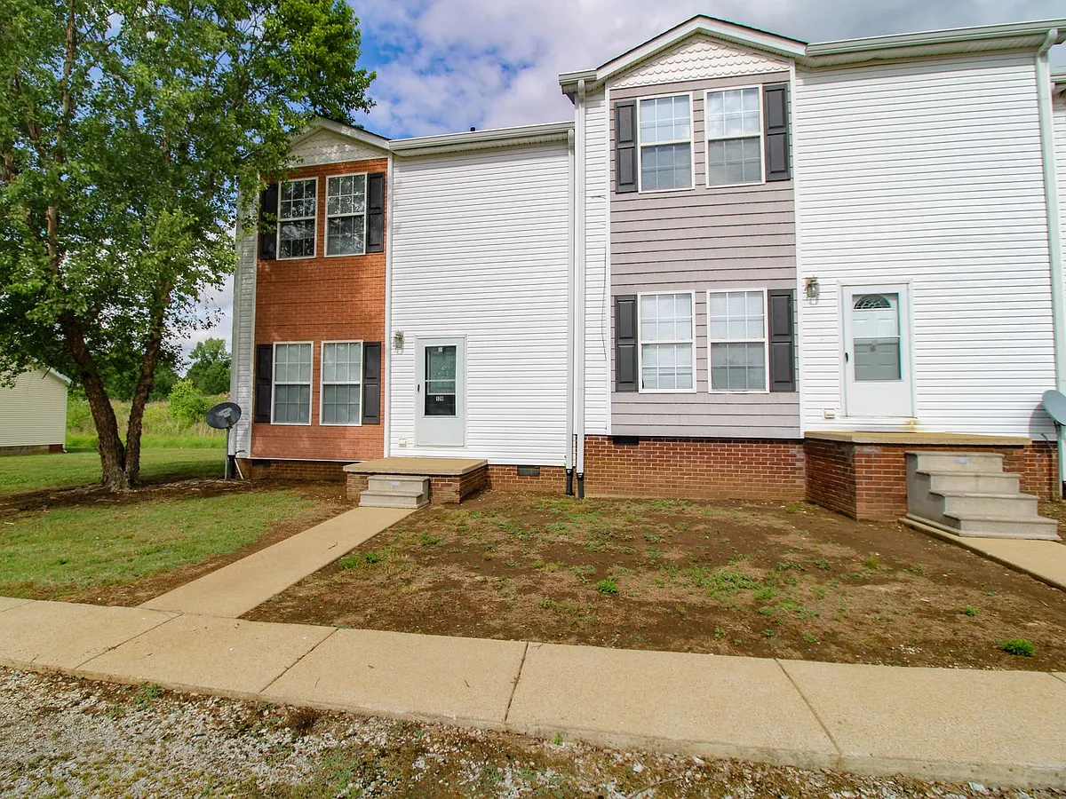 Building Photo - 126 Meadows Ln