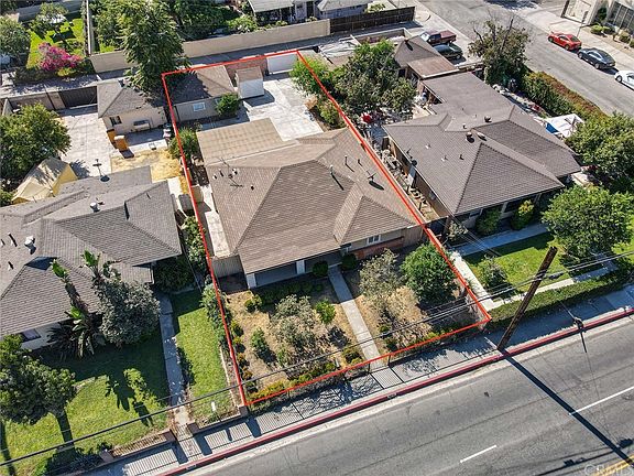 3rd image of 13910 Los Angeles St