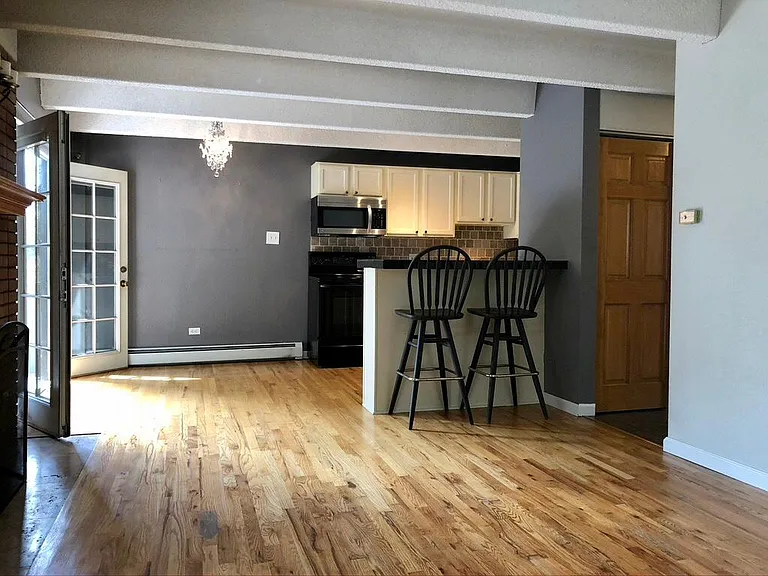 50 N Clarkson St — Photo 9