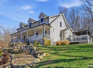 5 Laura Ln, Oakland, NJ