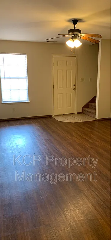 2 bed, 1.5 bath, 1044 sqft, $800 — Photo 3