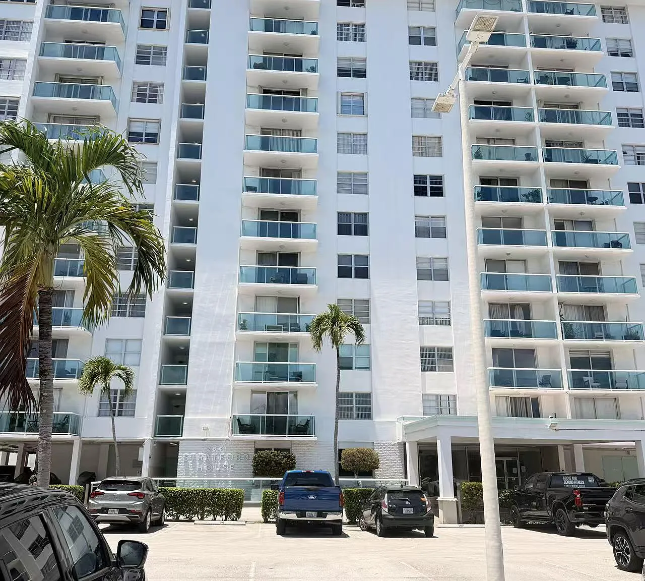 2 bed, 1.0 bath, 880 sqft, $2,000 — Photo 1
