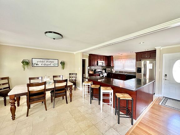 5th image of 2937 Southview Dr