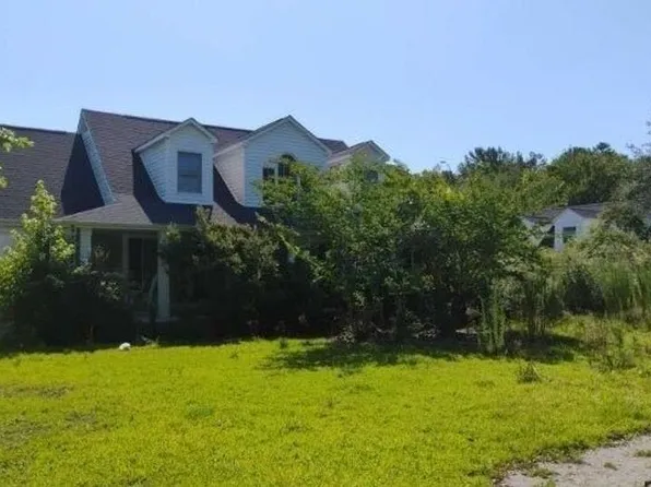 1835 Sarvis Dr, Loris, SC 29569