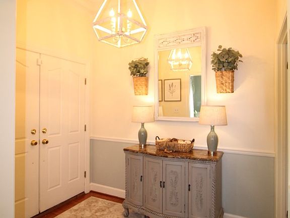 3rd image of 3008 Wendover Rd