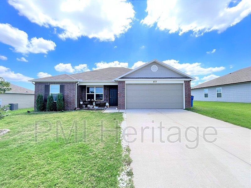 1st image of 873 NW Evans Cir