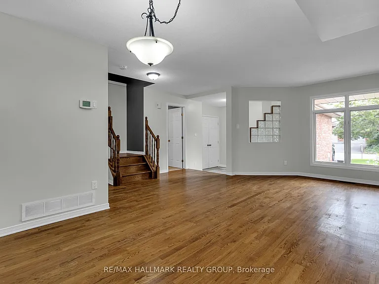 146 College Cir — Photo 5