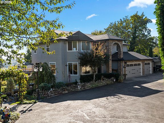 3rd image of 2320 SE 112th Ct