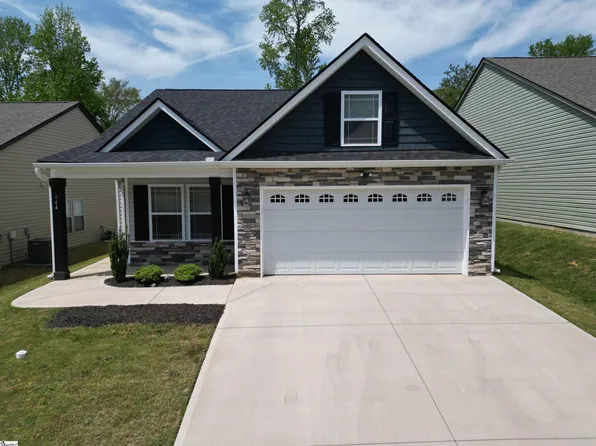 444 Timberwood Dr, Woodruff, SC 29388