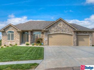 3902 N 194th St, Elkhorn, NE 68022