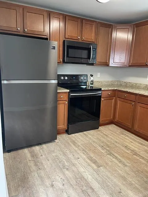 519 Poplar Ave — Photo 4