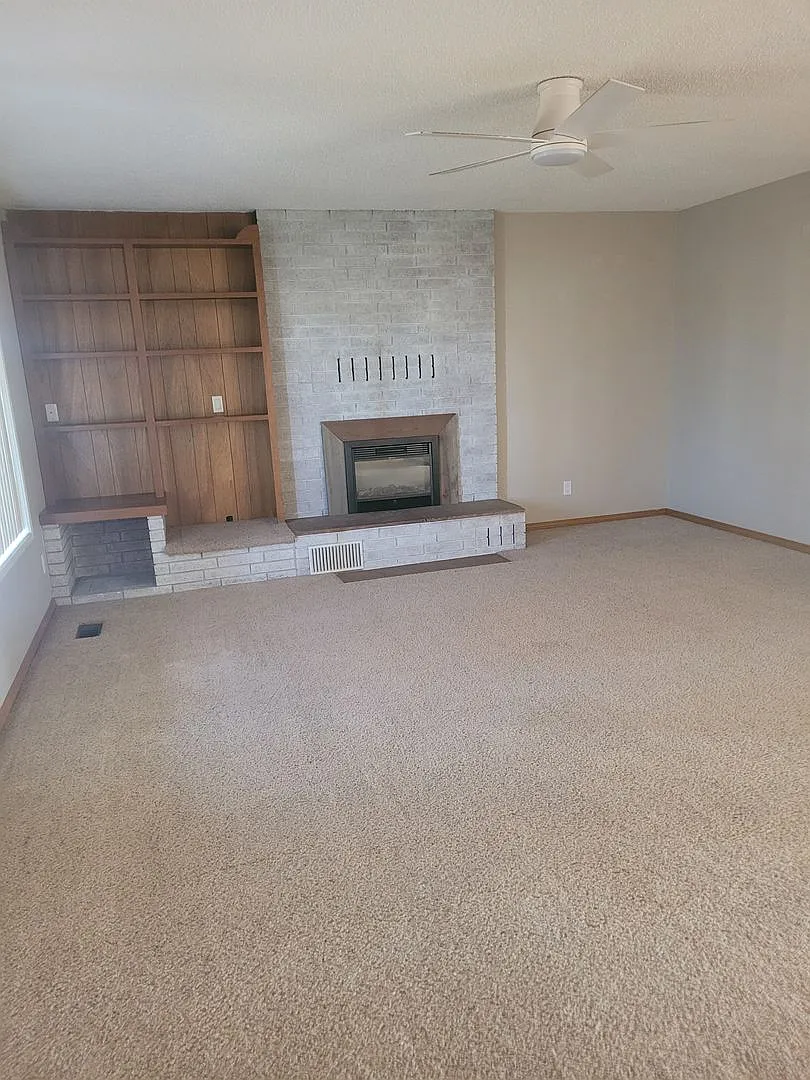 3 bedroom 2 bath — Photo 3