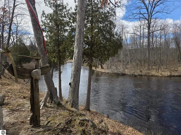 5172 W Pickard Rd, Mount Pleasant, MI 48858