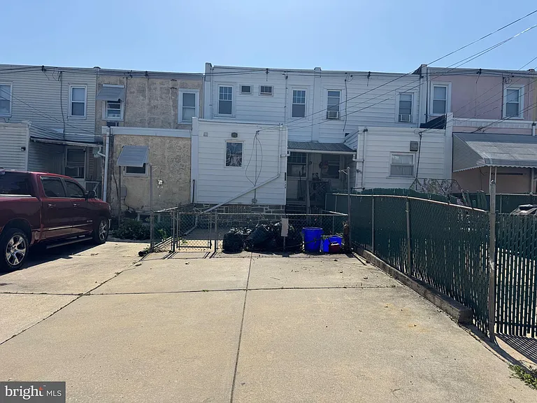126 N Madison Ave — Photo 13