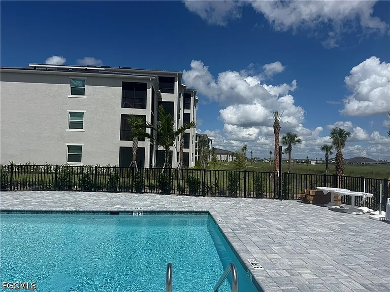 15285 Green Acres Ave #425 — Photo 16