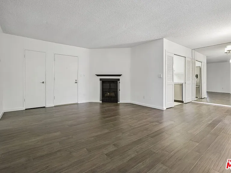 1012 7th St #20 — Photo 5