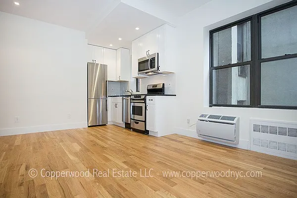 Rented by Copperwood Real Estate | media 23