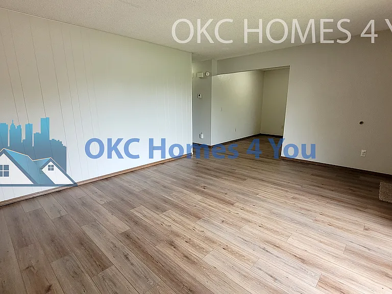 7020 Woodlake Dr — Photo 4