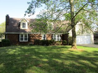 2854 S Edgewater Dr, Springfield, MO 65804