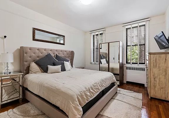 3rd image of 123 E 88th St #2C