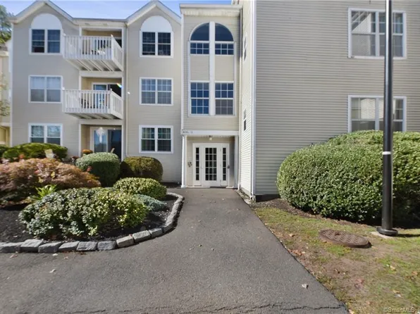 2390 State Street #2S, Hamden, CT 06517