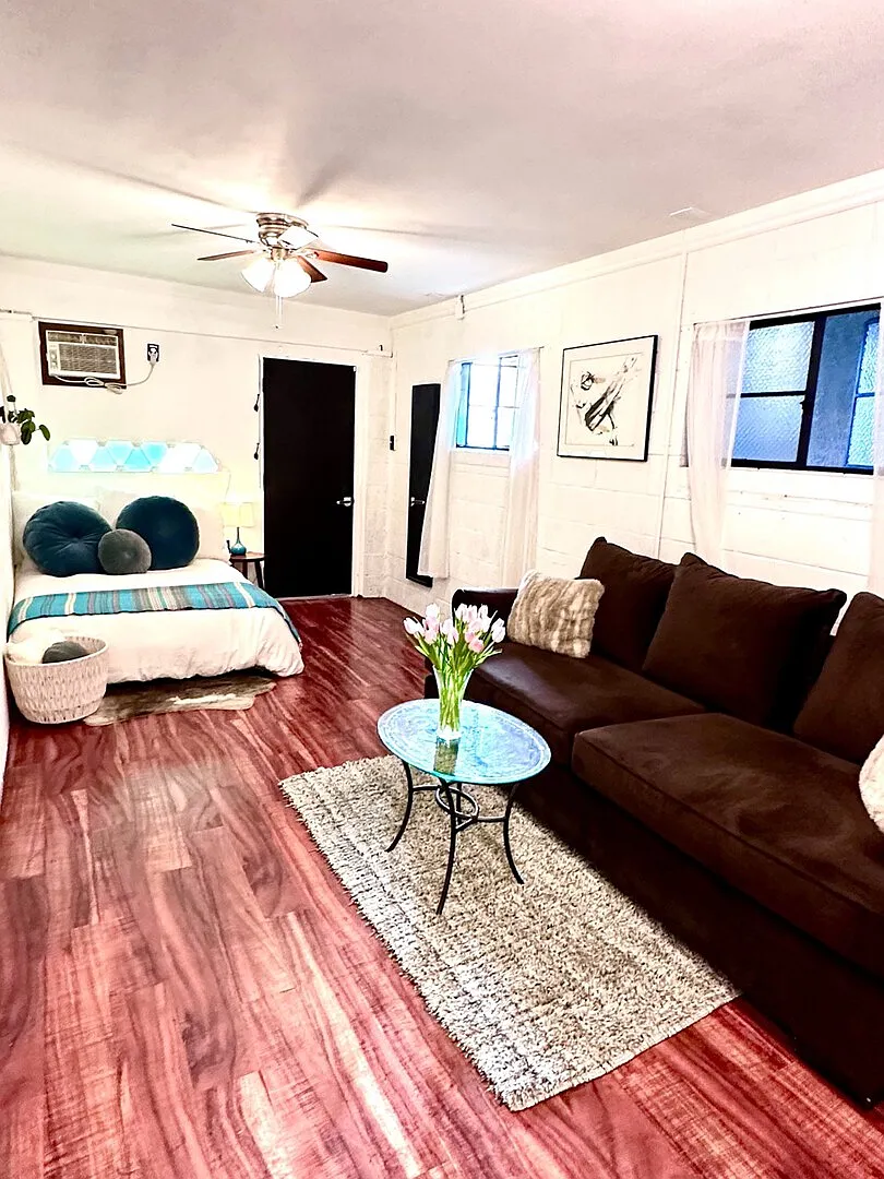 Silverlake Hideaway Guest House with Roof Deck — Photo 2