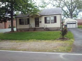 4007 N Constant View Dr, Decatur, IL 62526