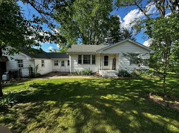 321 W North St, Blue Mound, IL 62513