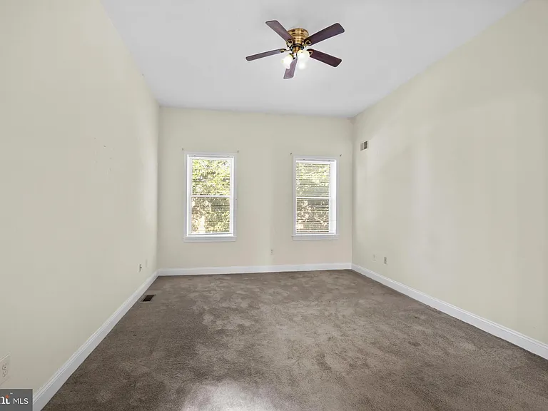 514 N Milton Ave — Photo 26