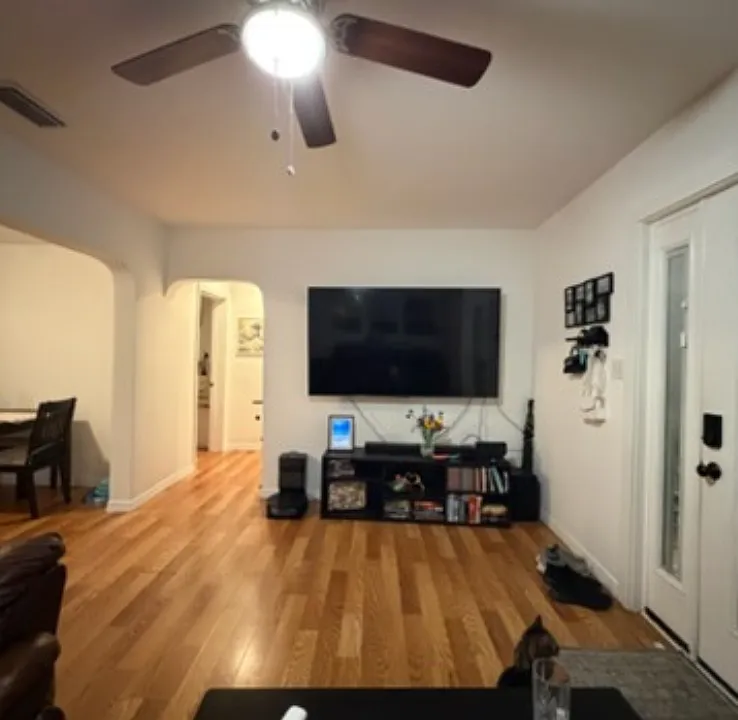 832 White Ln #4