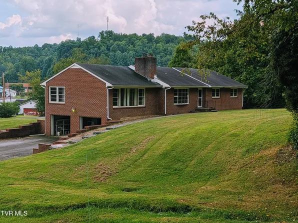 217 Market St, Clintwood, VA 24228