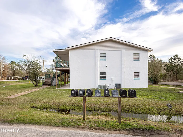 8429 Highway 613 #3 — Photo 46