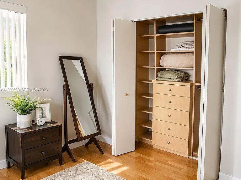 400 Kings Point Dr #812 — Photo 8