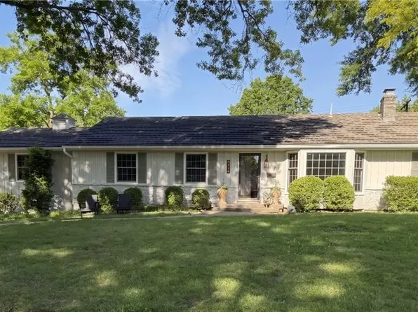 9718 Belinder Rd, Leawood, KS 66206
