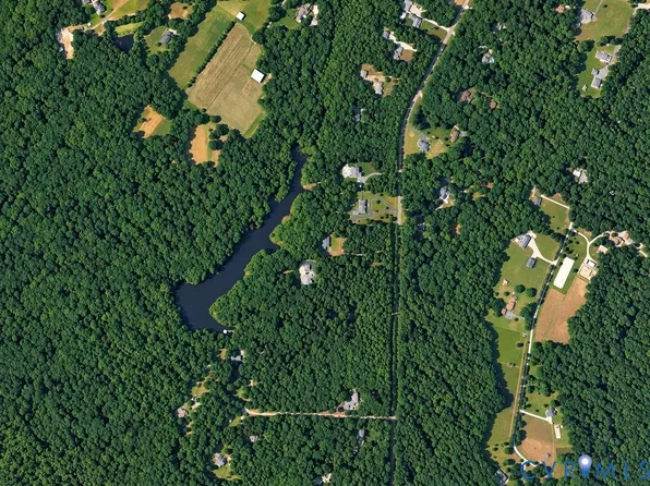 8203 Flannigan Mill Rd, Mechanicsville, VA 23111