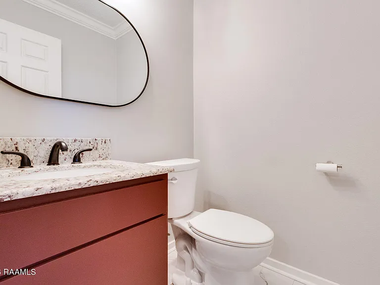 110 W Bayou Pkwy #102 — Photo 12