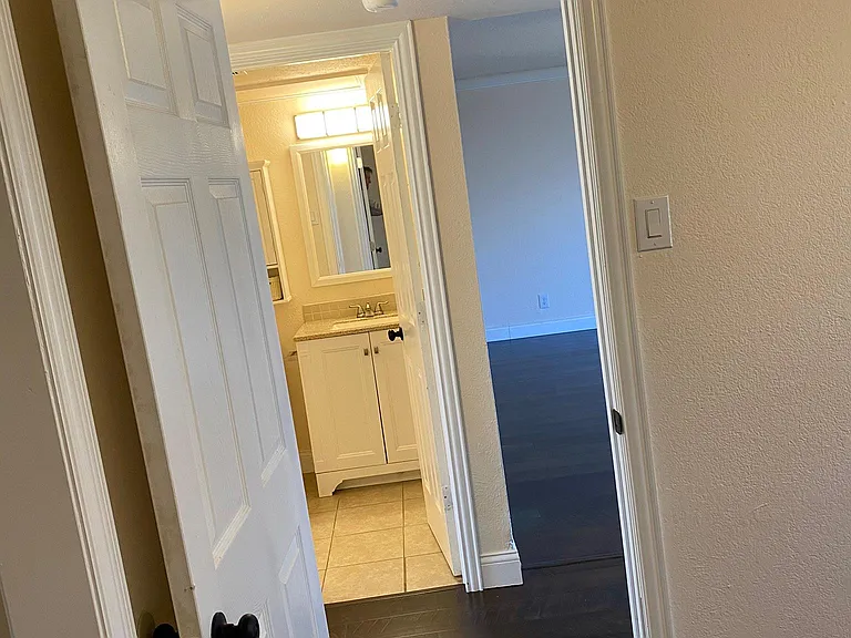 2421 Lakeview Cir — Photo 35