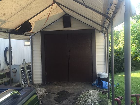 4th image of 97 Country Club Dr