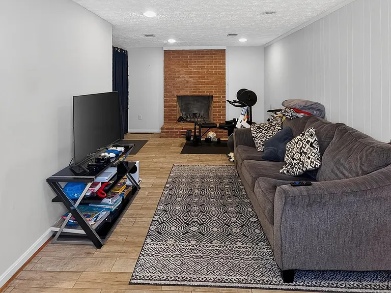 9205 Gatewater Ter — Photo 35