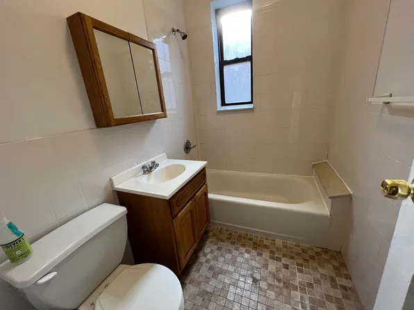 24-60 27th Street image 5 of 5