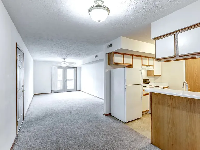 Ozark Mountain Crossing Apartments — Photo 8