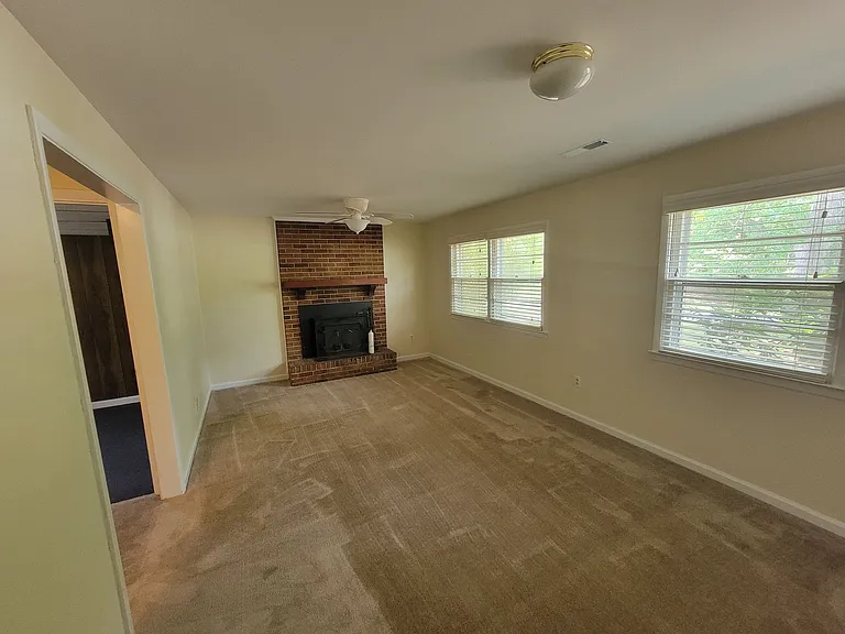 3023 Robin Hood Dr — Photo 3